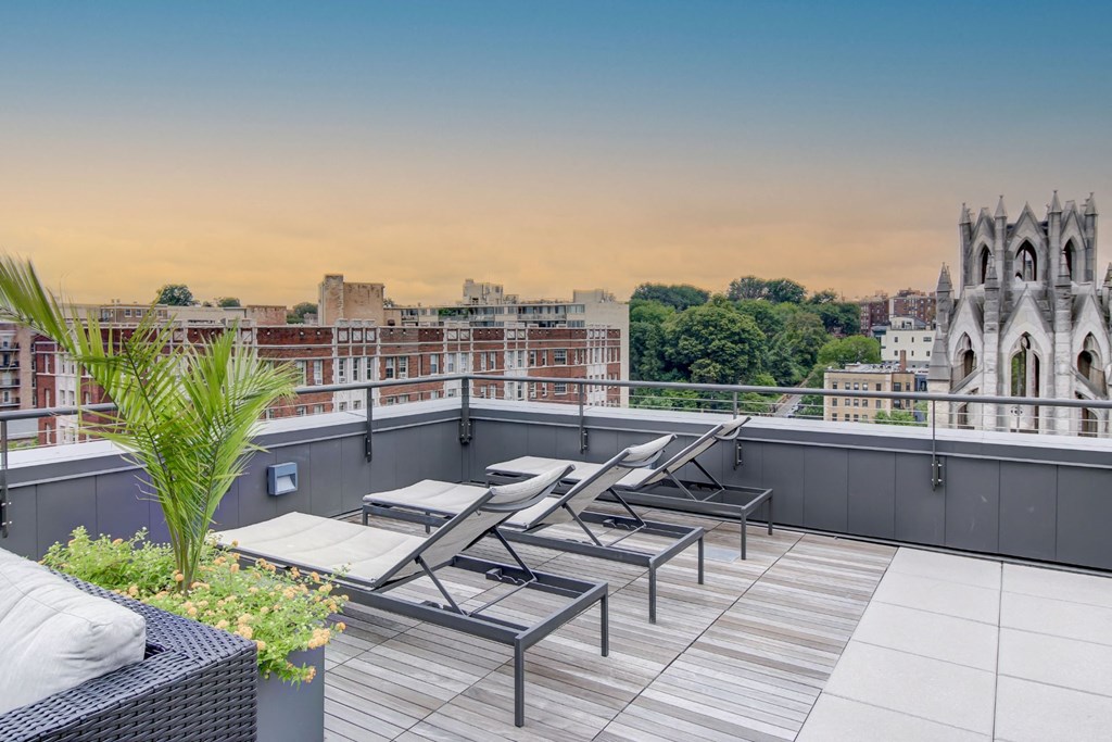 DC Apartments near 14th and U Street 3 blocks from Metro with Rooftop Deck and Views -2011 15th Street, Washington DC. 20009