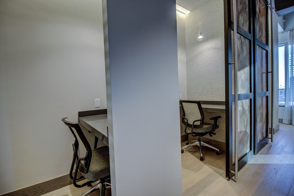 Linked Tech Bar and Hush Work Pods-VIA Seaport Boston