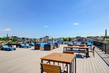 Gatehouse 75 Apartments Rooftop Terrace with Outdoor Living and Views of Boston and Bunker Hill Monument