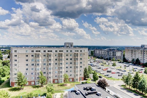 HighPoint Apartments Quincy MA with water views, Boston city Skyline vistas, and Views of the Blue Hills