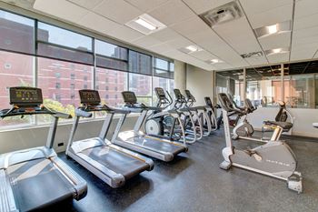 Cardio Center with a view at Eight O Five Apartments River North Chicago-Lasalle