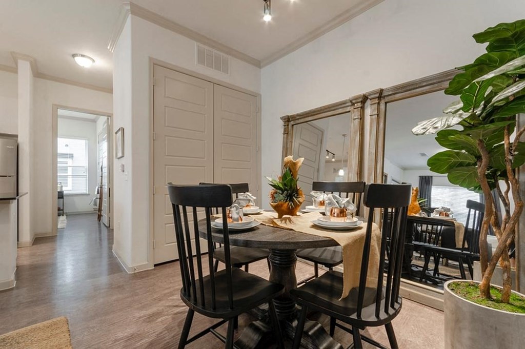 Restaurant Style Dining at Berkshire Creekside, New Braunfels, TX