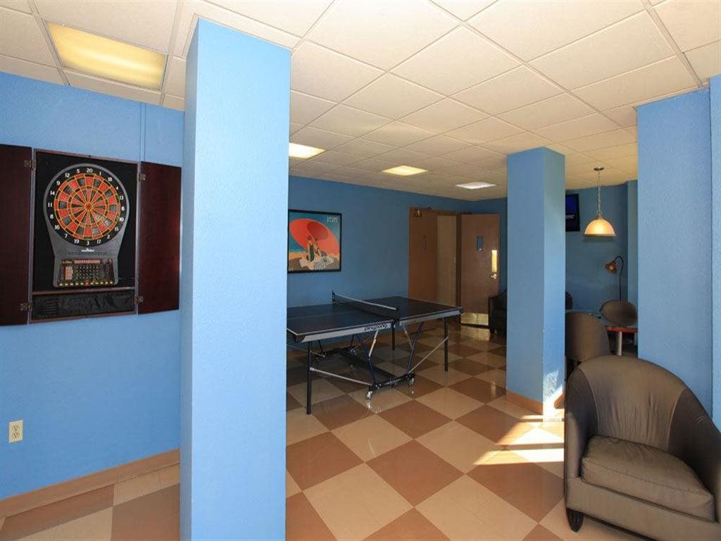 Amenities- Gaming Lounge at Towne House, St. Louis, MO