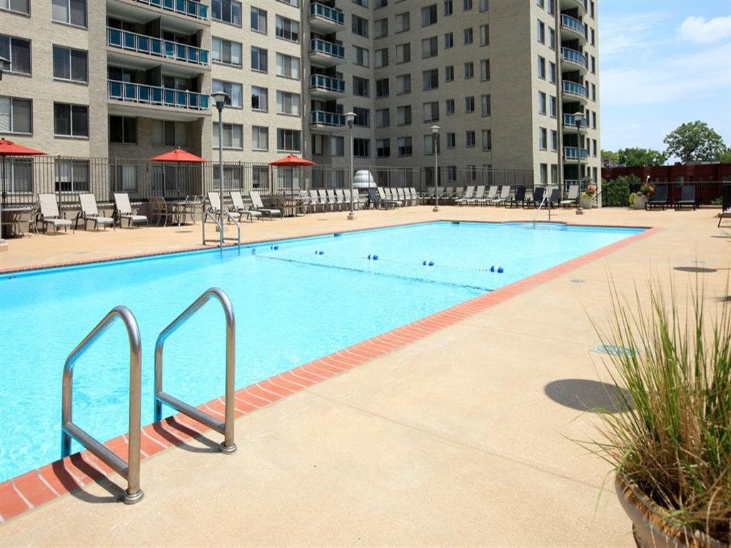 Amenities- Swimming Pool with Lounge Seating at Towne House, Missouri, 63108