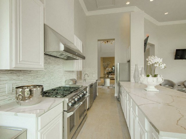 Kitchen Bar With Granite Counter Top Social Kitchen Bar With Granite Counter Top at Berkshire Woodland, Conroe