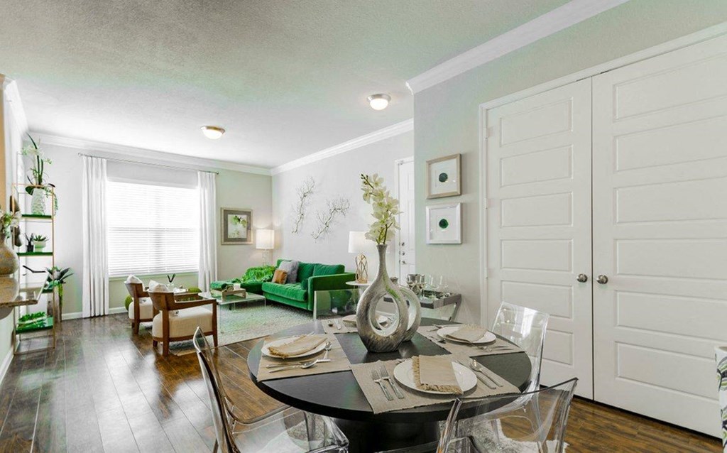 Classic Living Room Design at Berkshire Woodland, Conroe, TX