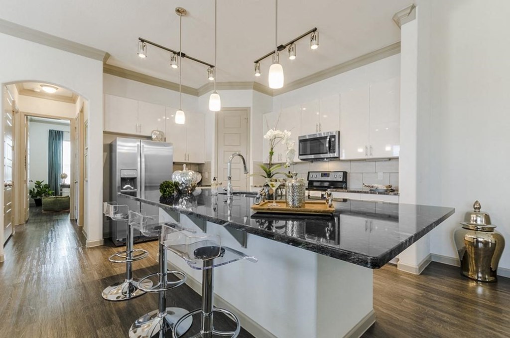 Fitted Kitchen With Island Dining at Villages of Georgetown, Georgetown, TX, 78626