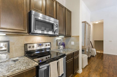 Kitchen Appliances at Berkshire Lakeway, Texas, 78738