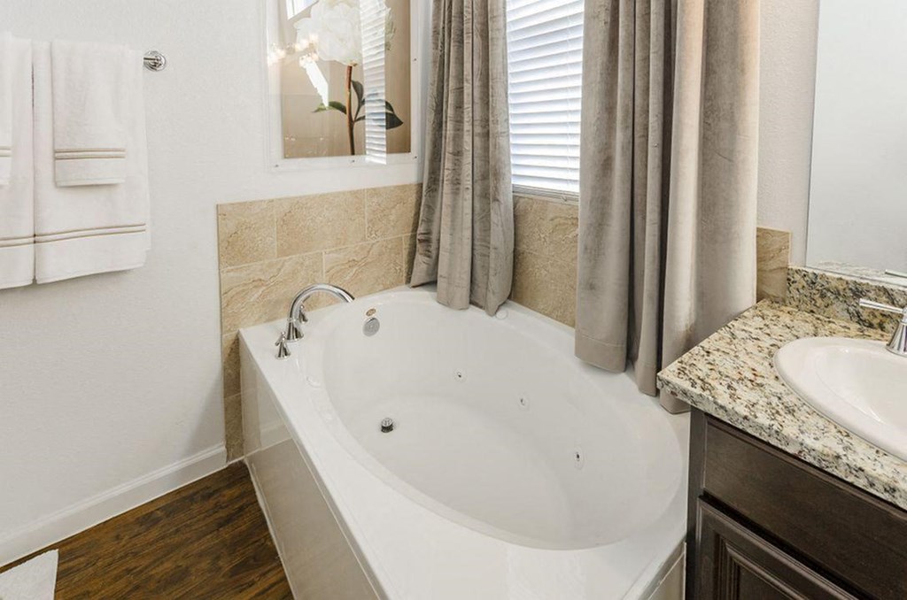 Walk-In Showers And Garden Tubs at Berkshire Lakeway, Texas, 78738