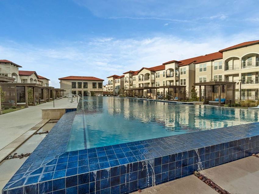 Reveal Lake Ridge Apartments, 7402 Lake Ridge Pkwy, Grand Prairie, TX