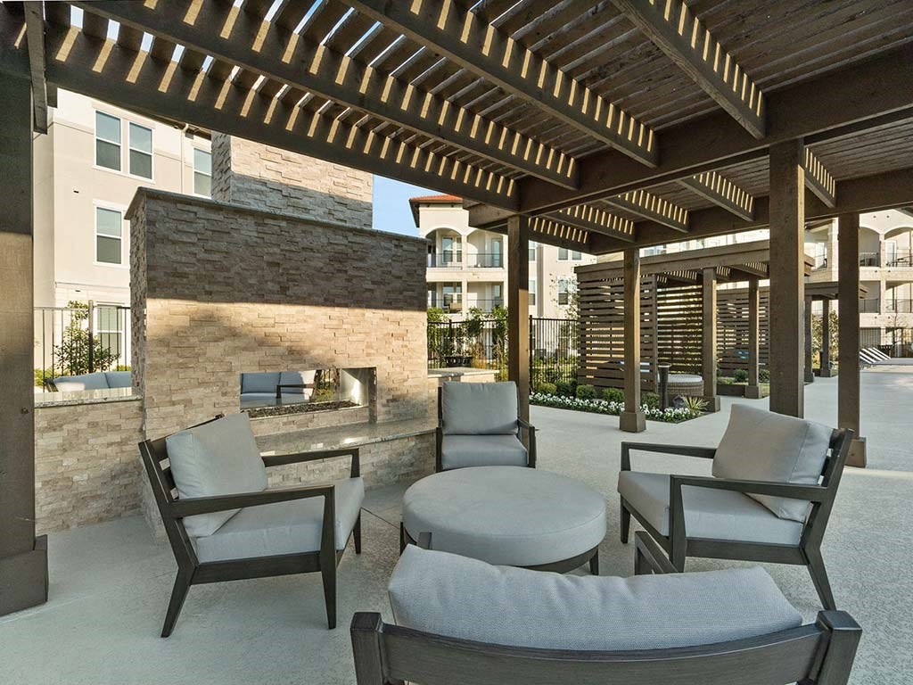 Outdoor grill at Reveal at Lake Ridge, Grand Prairie