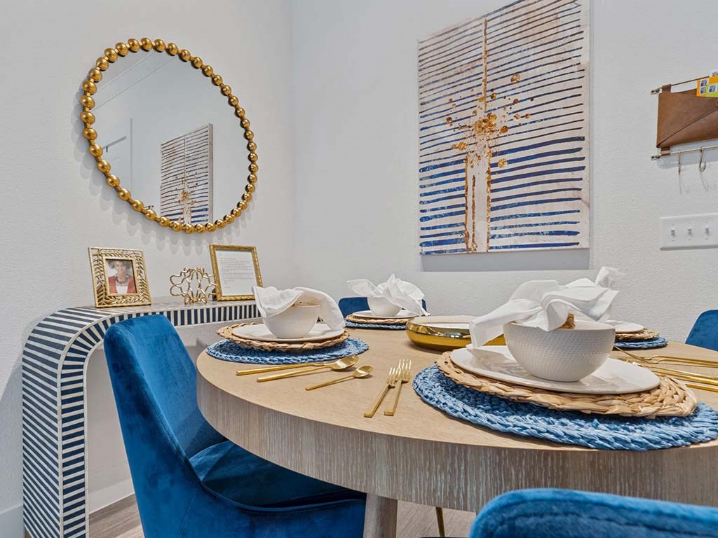 Dining at Reveal on the Lake, Rowlett, TX