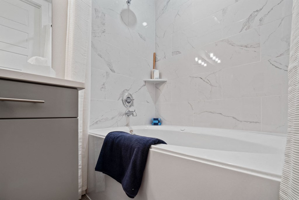 Bathroom tub at Reveal on the Lake, Rowlett, Texas