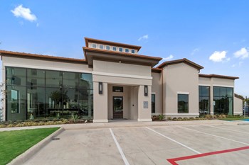 Exterior building Exterior building at Reveal at Onion Creek, Austin - Photo Gallery 3
