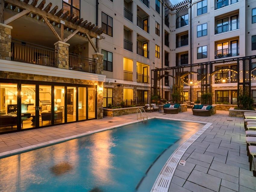 Amenities-Saltwater Pool Saltwater Pool at Berkshire Dilworth, North Carolina, 28204
