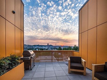 Rooftop Lounge at Lower Burnside Lofts, Oregon, 97214 - Photo Gallery 10