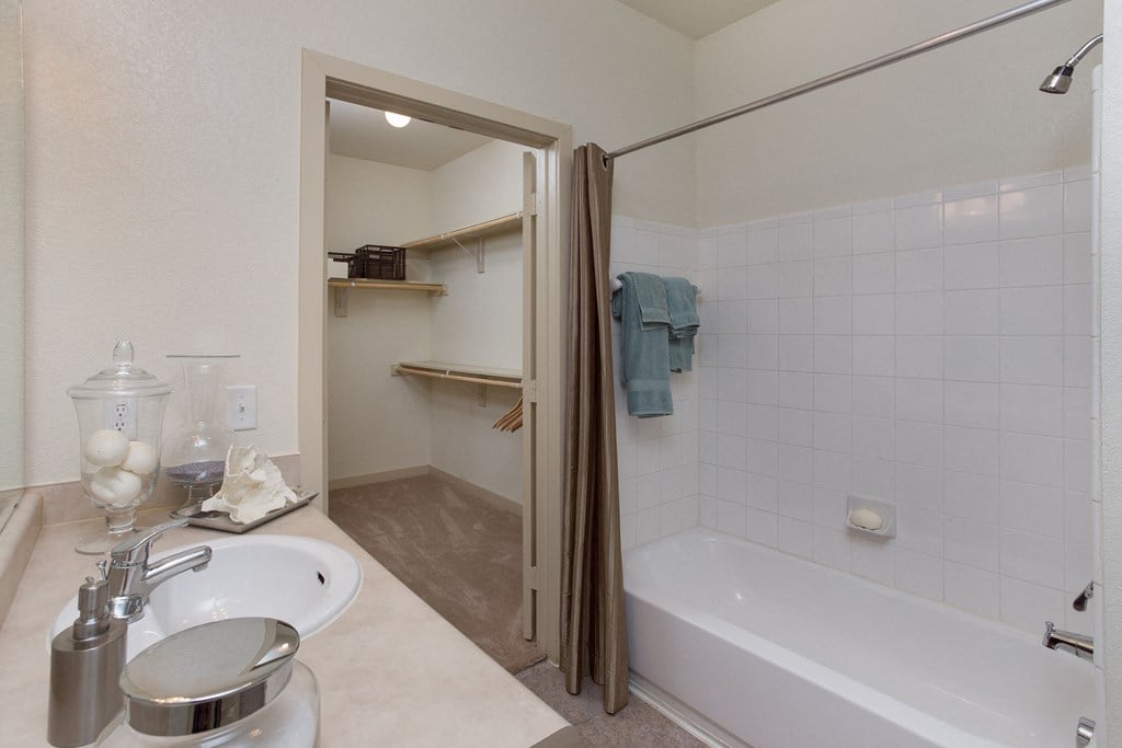 Bathroom With Bathtub at The Pradera, Richardson, Texas
