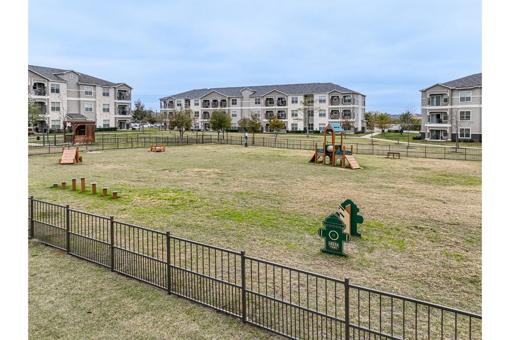 off-leash dog park at Park 3Eighty apartments