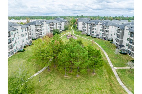 exterior view of Park at Magnolia apartments in Magnolia, TX 77354