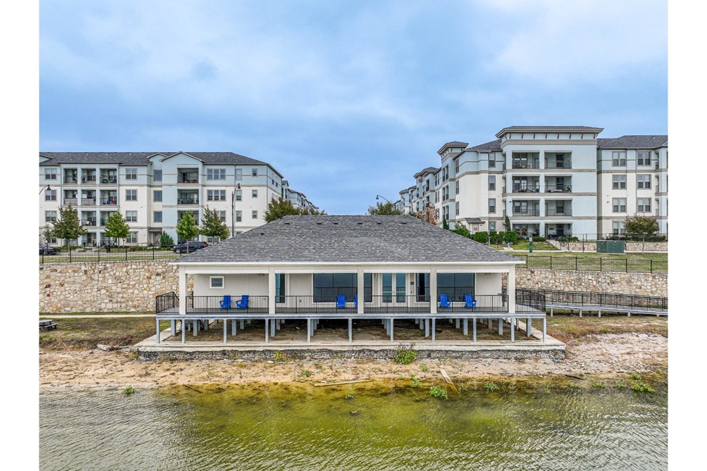 lakeshore view of Park at Bayside apartments
