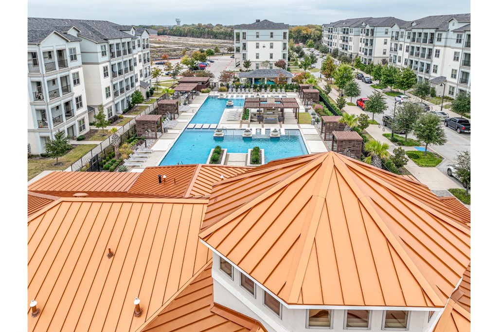 aerial view of swimming pool at Park at Bayside apartments