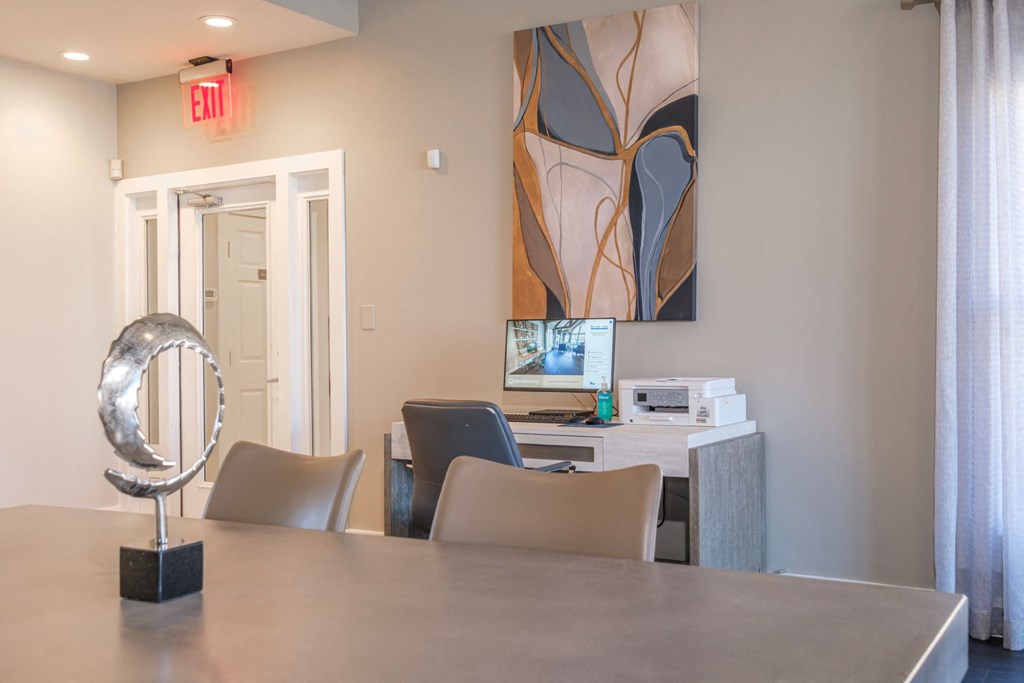 Perimeter Lakes apartments business center