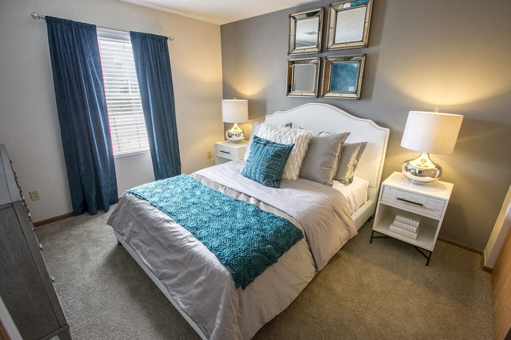 Bedroom at Perimeter Lakes Apartments, Ohio