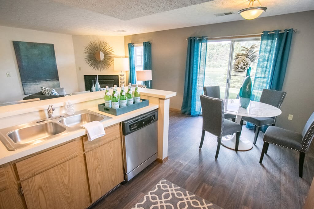 Dining Room at Perimeter Lakes Apartments, Dublin, 43017