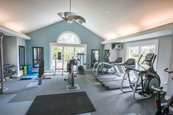 Cardio at Perimeter Lakes apartments