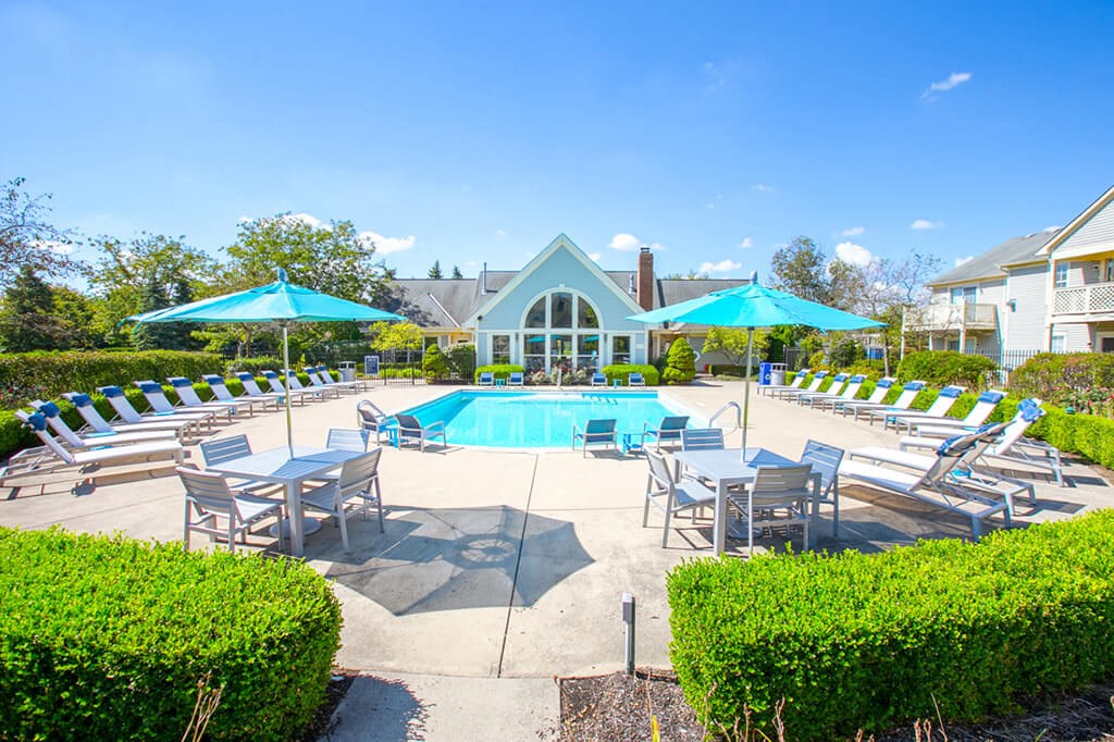 Swimming Pool With Relaxing Sundecks at Perimeter Lakes Apartments, Dublin, 43017