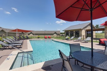 Poolside Dining Tables at The Pradera, Richardson, Texas - Photo Gallery 7