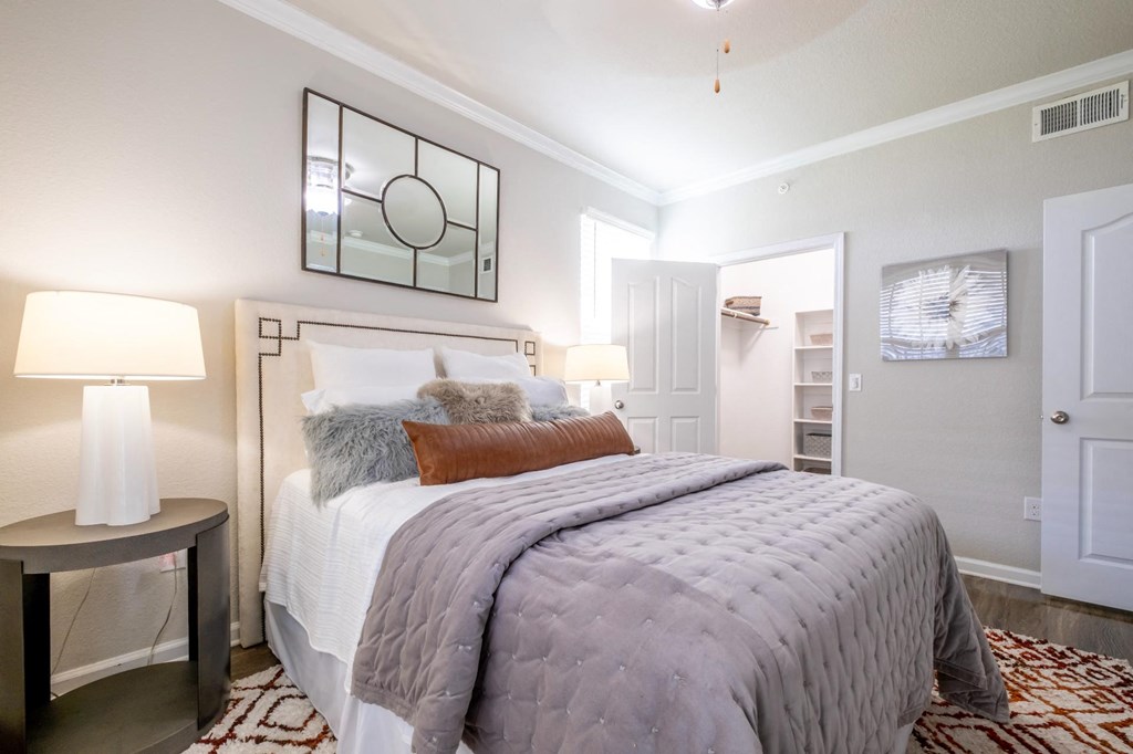 spacious bedroom at Retreat at Magnolia apartments