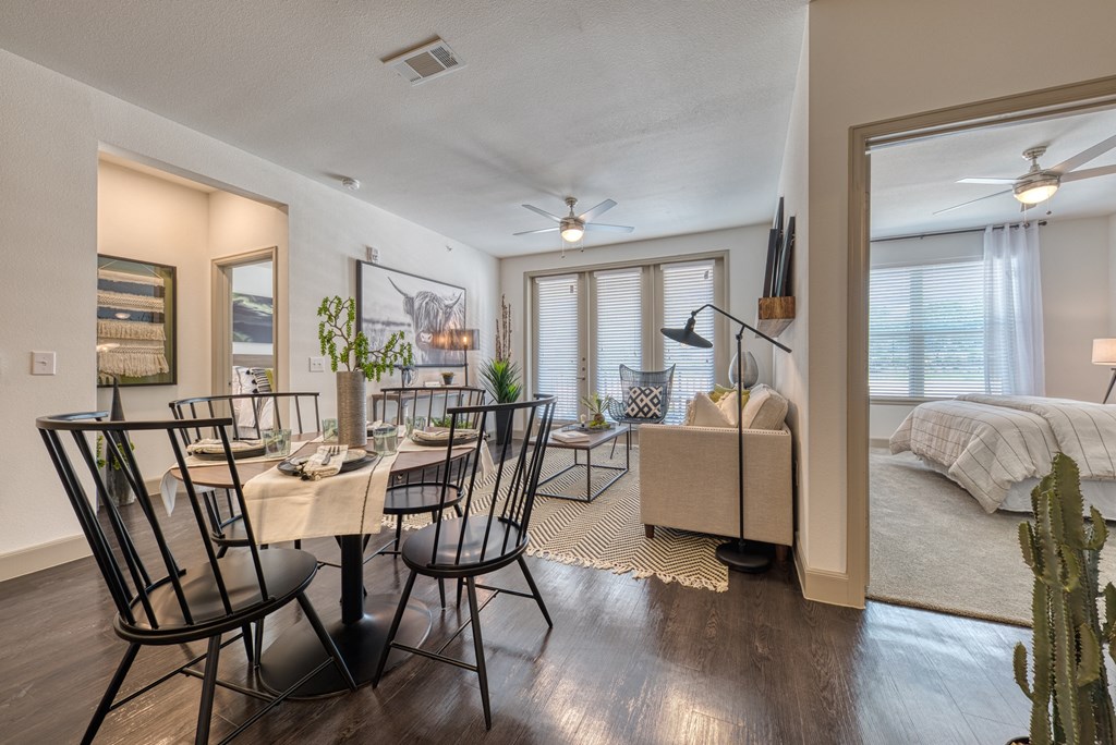 Dining Table at The Retreat at the Rim
