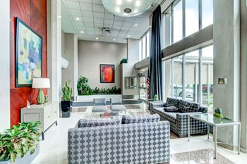 Resident Lounge Resident Lounge at Towne House apartments in St. Louis, MO - Photo Gallery 4