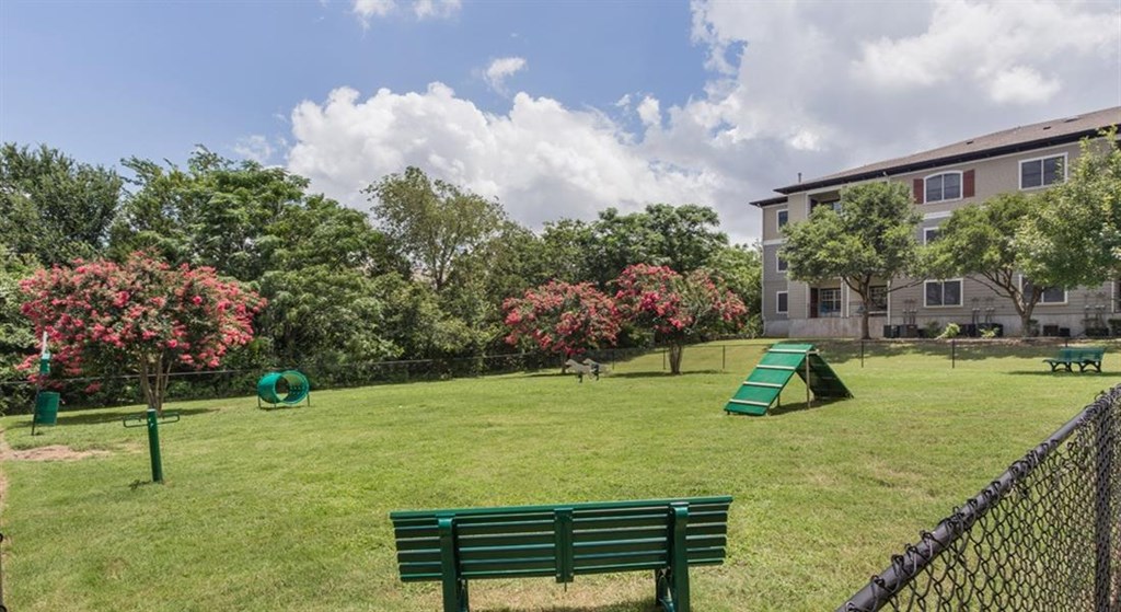 Pet Park at Highlands Hill Country, Austin, TX