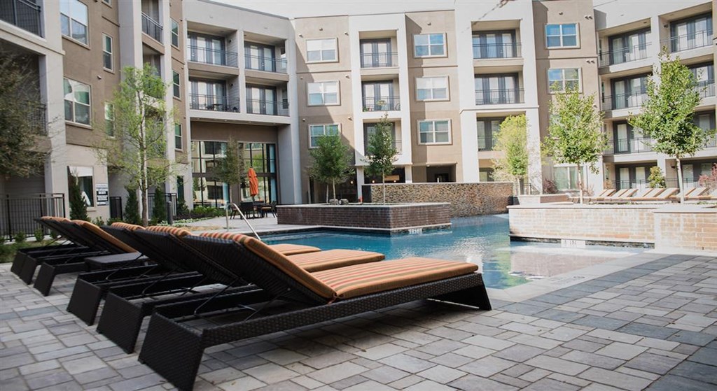 Invigorating Swimming Pool Invigorating Swimming Pool at Berkshire Amber, Dallas