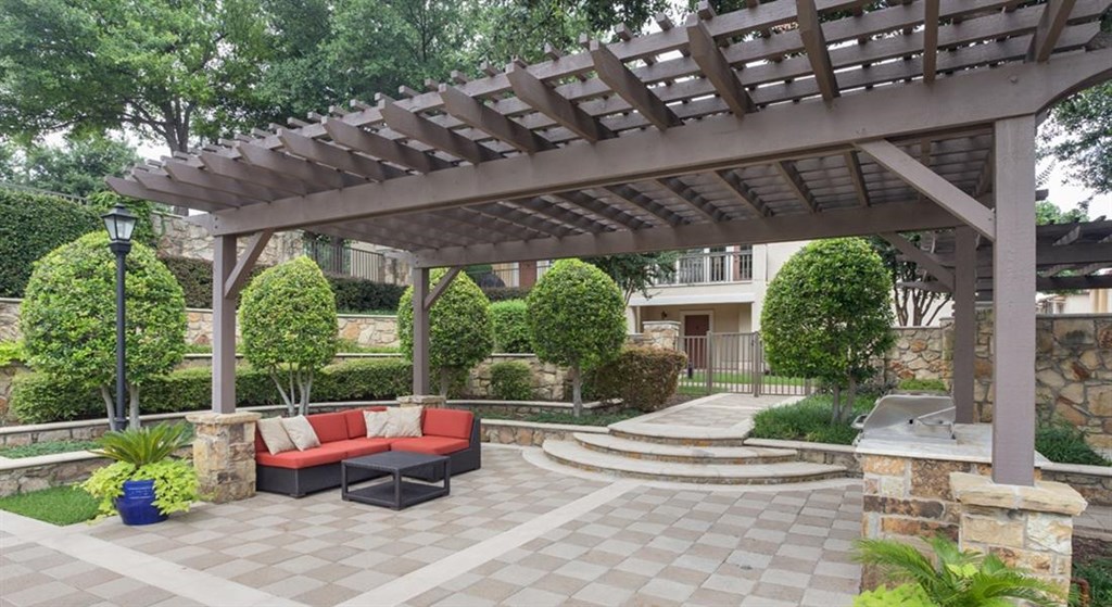 Garden Gazebo at Estancia Townhomes, Dallas, 75248