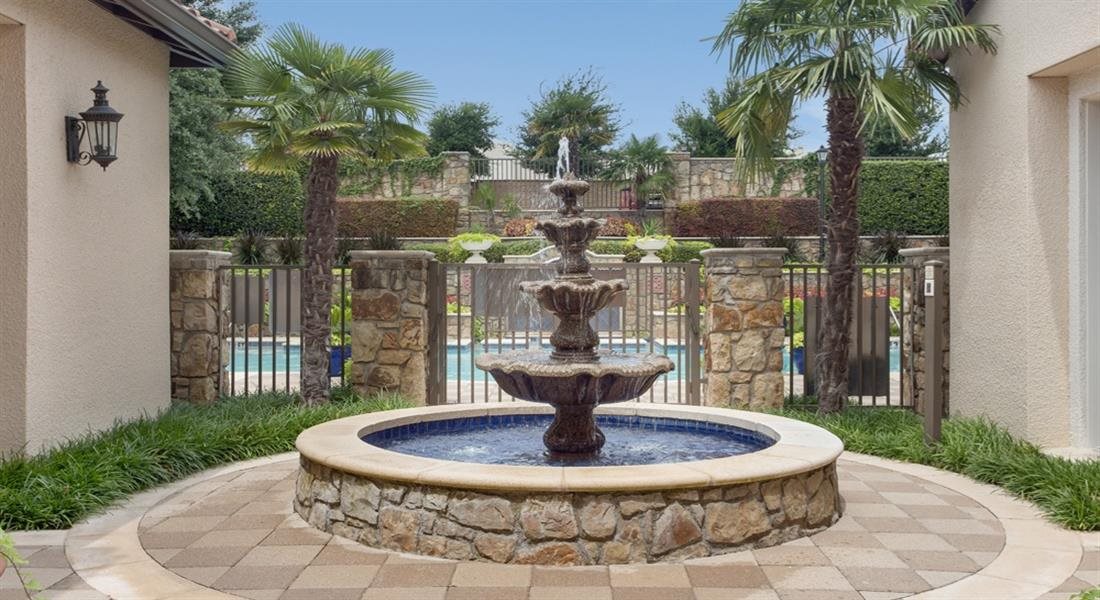 Photos of Estancia Townhomes in Dallas, TX