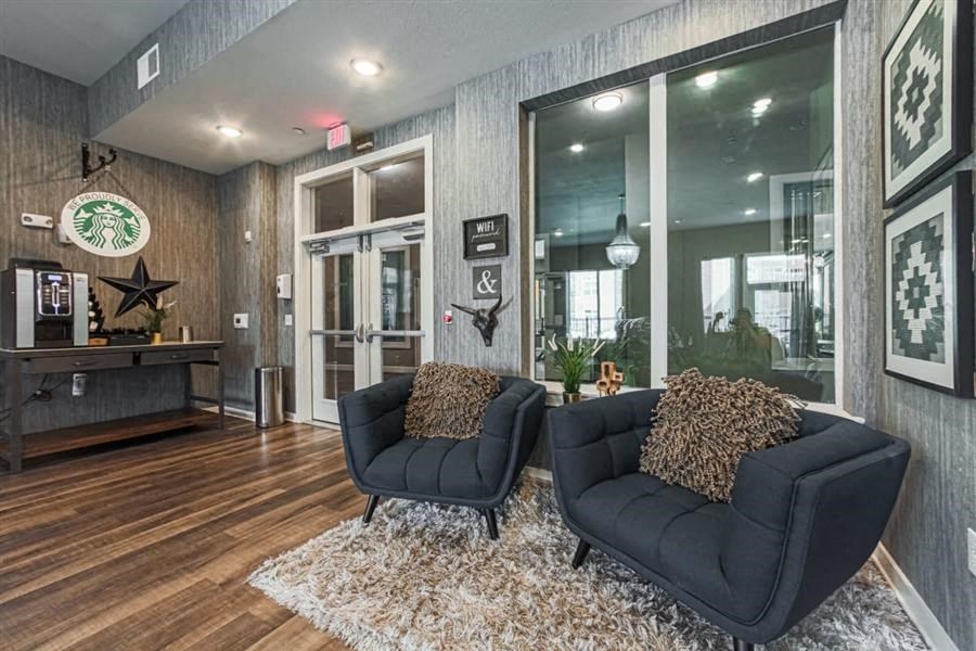 social area at Aspire at 610 apartments