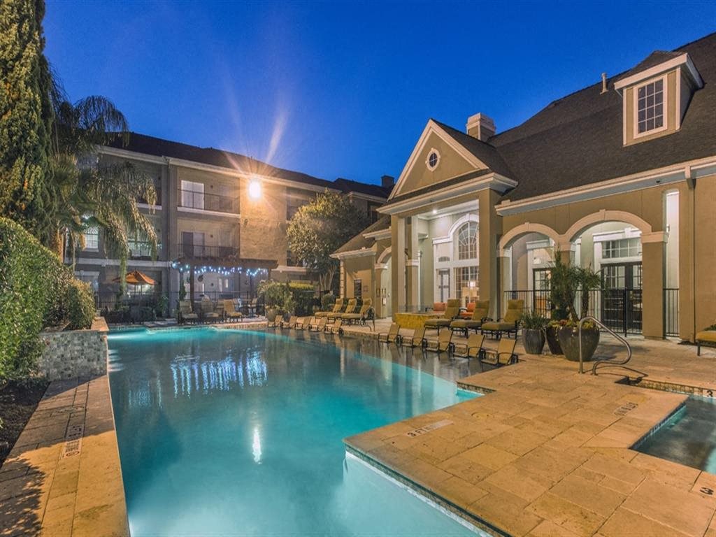 Amenities-Picturesque Pool And Cabana Setting Picturesque Pool And Cabana Setting at Estates at Bellaire, Houston, 77081