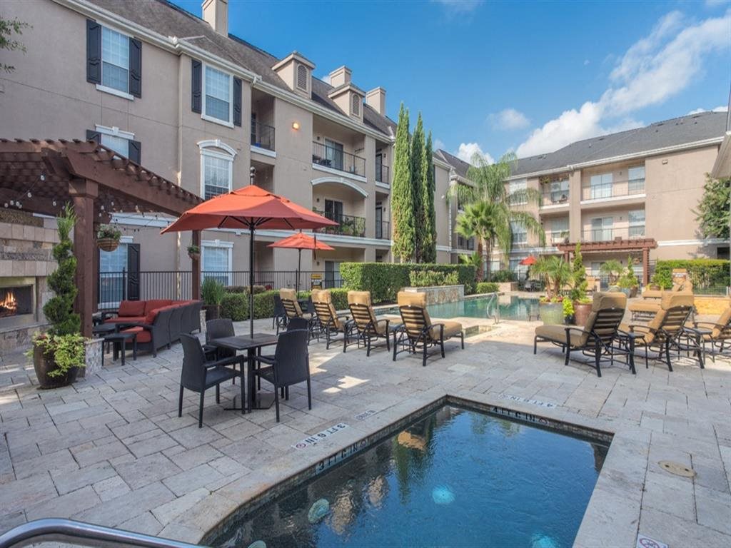 Amenities-Hot Tub And Swimming Pool Hot Tub And Swimming Pool at Estates at Bellaire, Houston, 77081