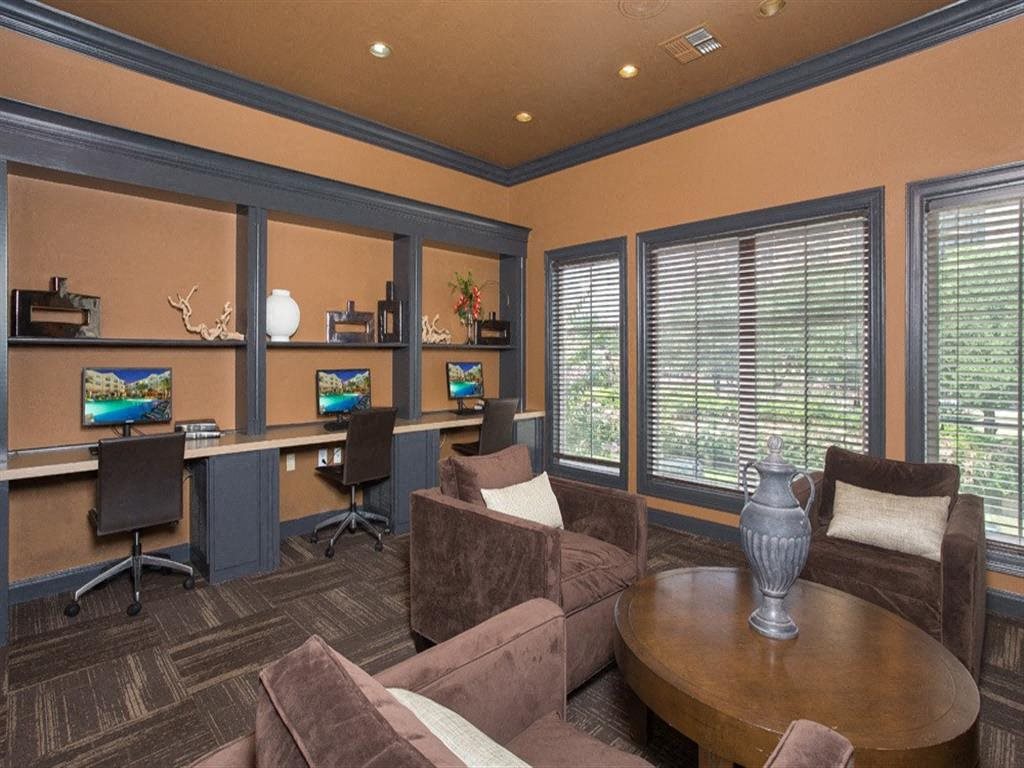 Amenities Business Center
