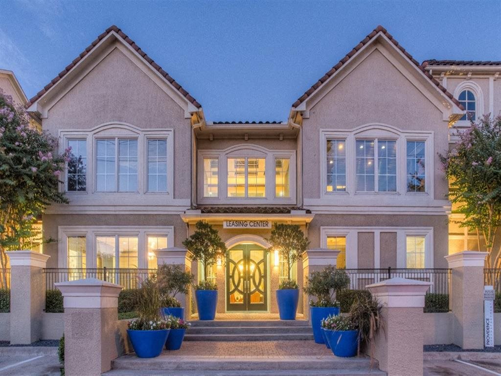 Exteriors Near Houston Gallery Mall