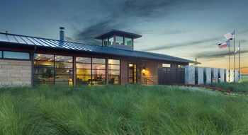 Exteriors-Courtyard With Green Space Courtyard With Green Space at The Pradera, Richardson - Photo Gallery 2