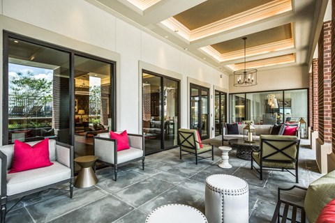 lounging area at The Ivy apartments