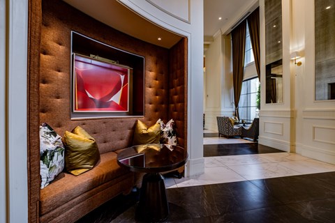 resident lounging space at The Ivy apartments