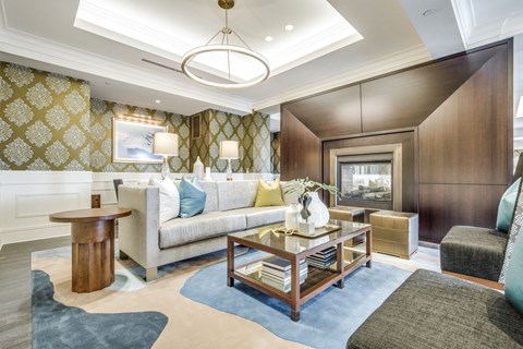 Clubhouse lounge at The Ivy apartments