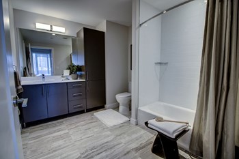 The Benjamin Seaport Residences with Spa Baths - Photo Gallery 23