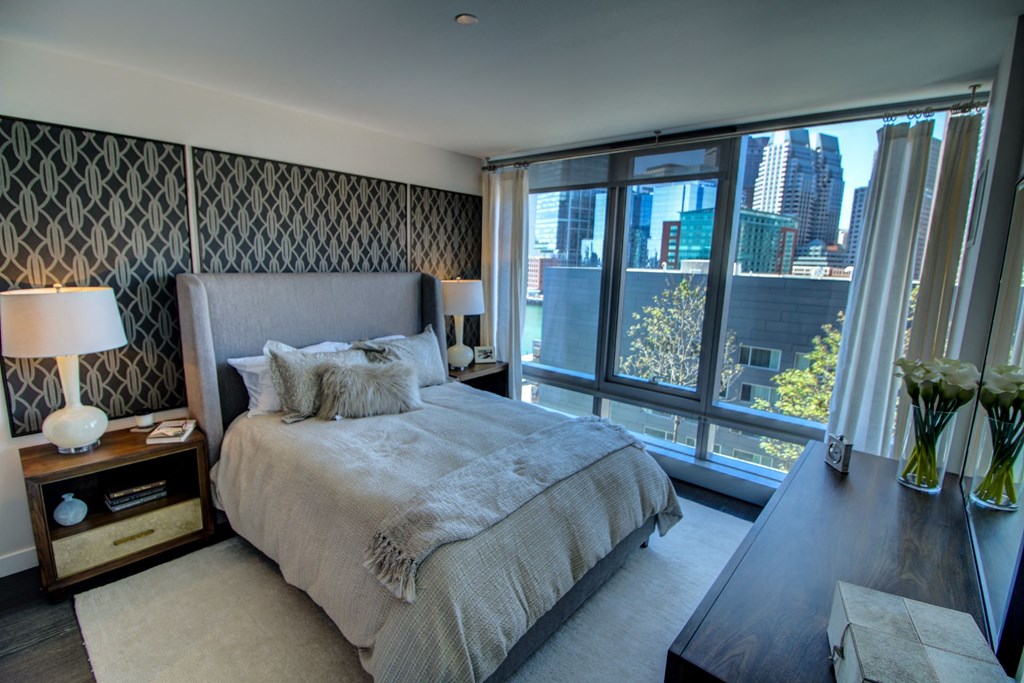 New Apartments Boston Seaport with Large Bedrooms, Walk-In Closets, En-Suite Bath and Boston City Views-25 Northern Ave, Boston Ma