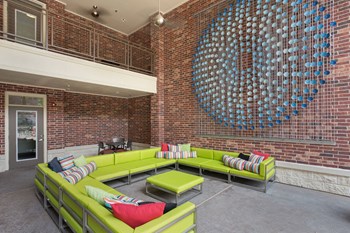 Amenities-Outdoor Lounge Outdoor Lounge at The Core, Houston, 77007 - Photo Gallery 4